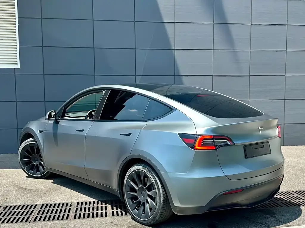 Tesla Model Y — фото 3