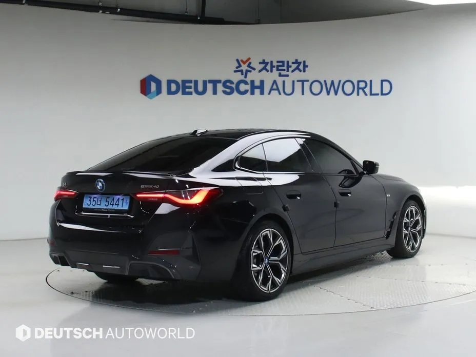 BMW i4 — фото 4