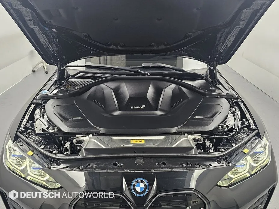 BMW i4 — фото 5
