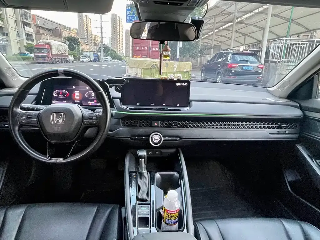 Honda Accord — фото 8