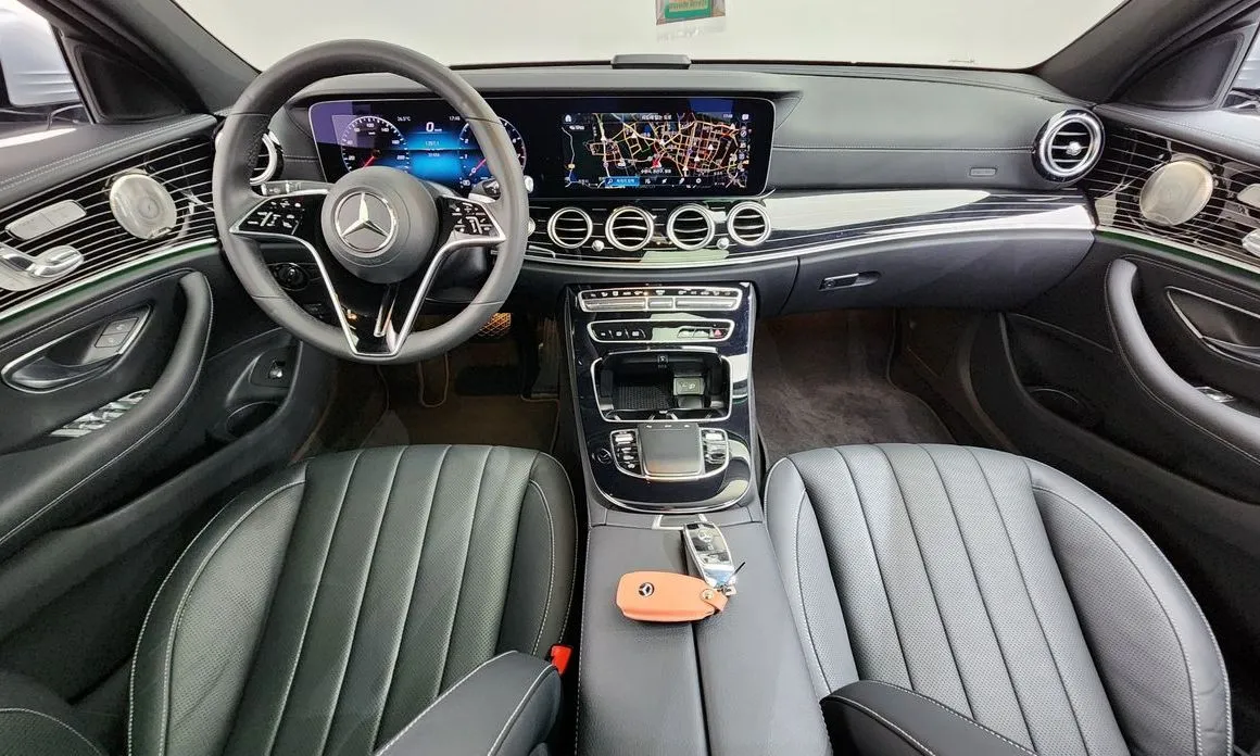 Mercedes-Benz E-Class — фото 10