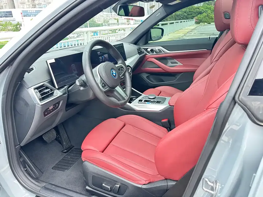BMW i4 — фото 8