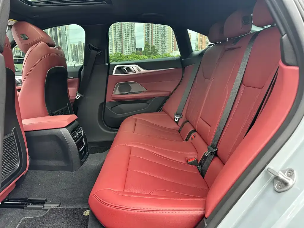 BMW i4 — фото 2