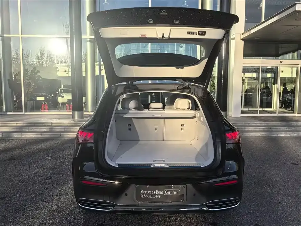 Mercedes-Benz EQE SUV — фото 9