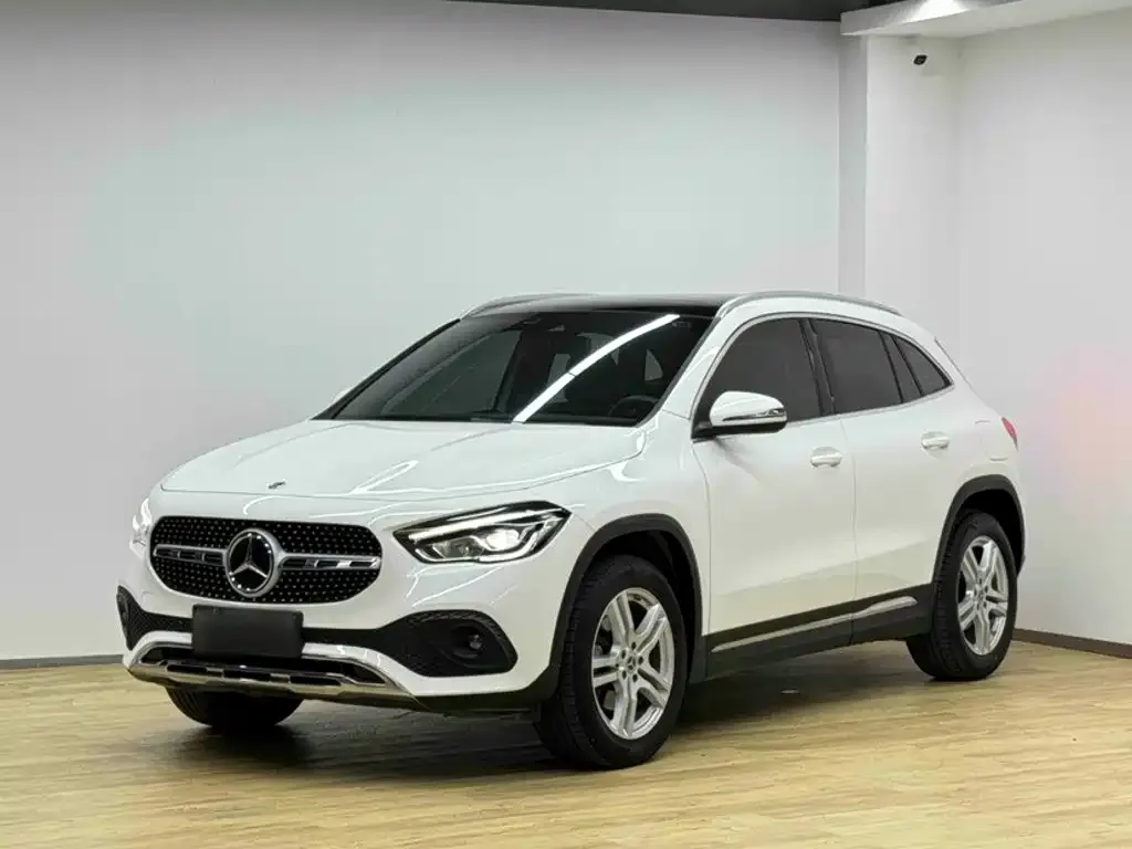 Mercedes-Benz GLA — фото 1