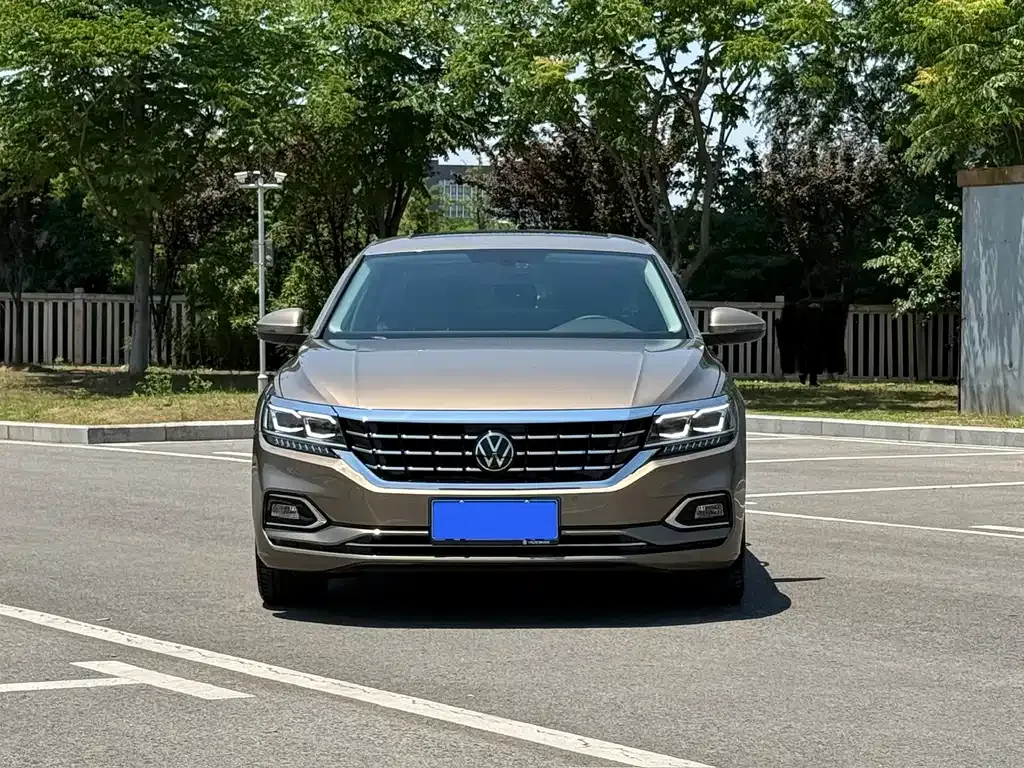 Volkswagen Passat — фото 8