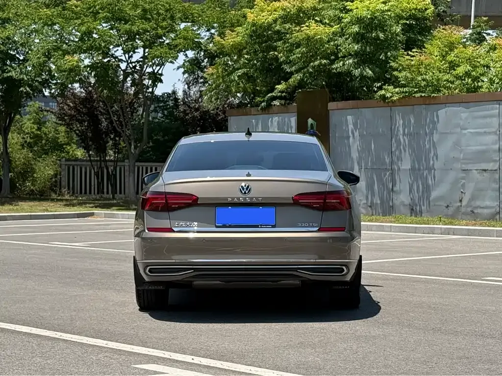 Volkswagen Passat — фото 6