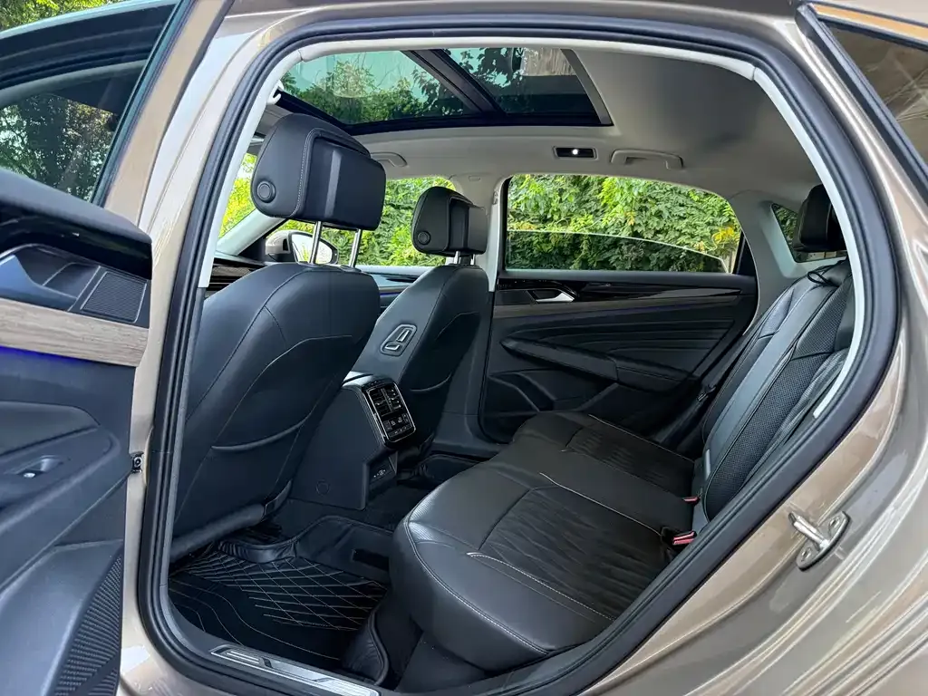 Volkswagen Passat — фото 4