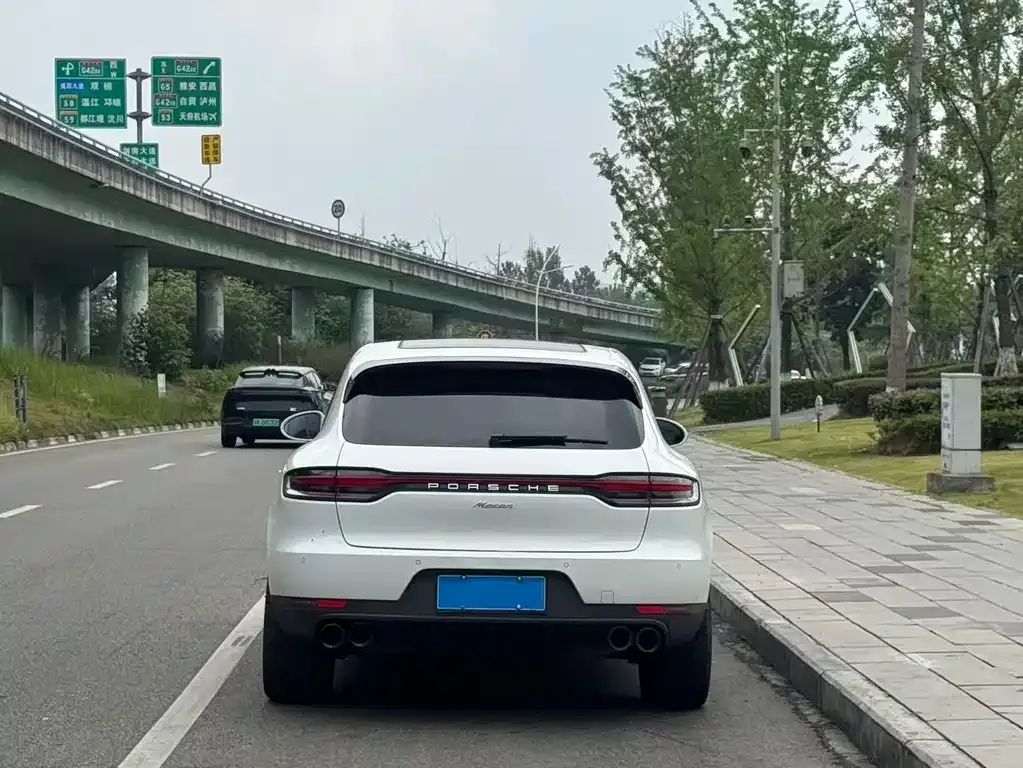 Porsche Macan — фото 2