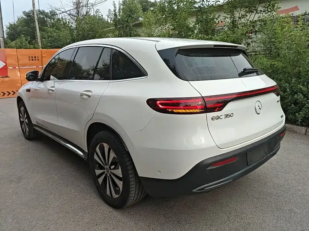 Mercedes-Benz EQC — фото 2