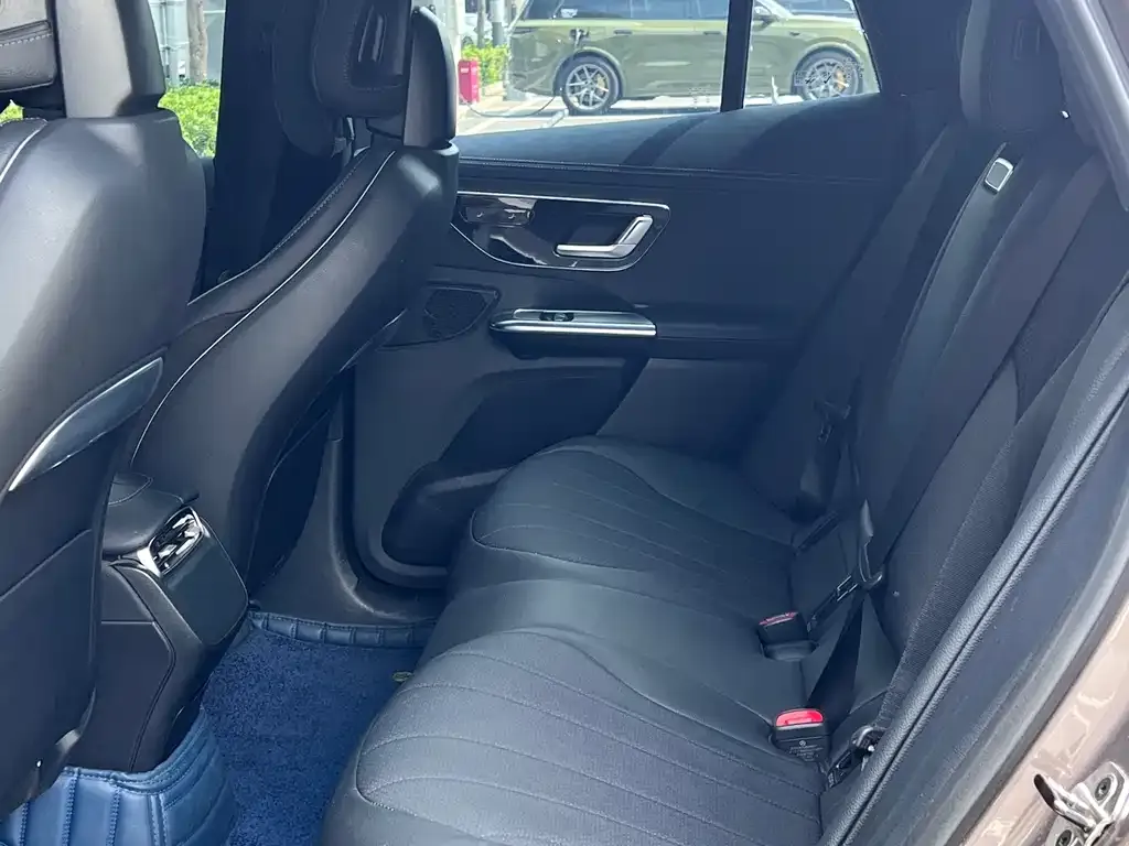 Mercedes-Benz EQE SUV — фото 2