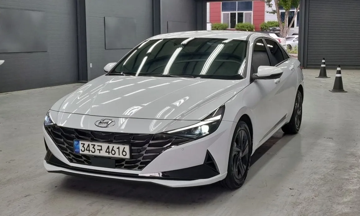 Hyundai AVANTE — фото 1