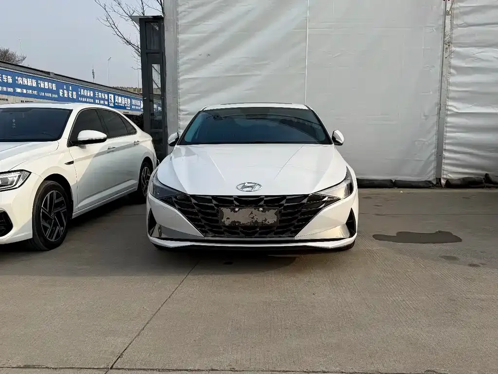 Hyundai Elantra — фото 5