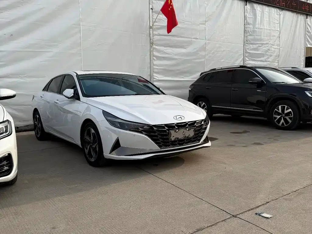 Hyundai Elantra — фото 4