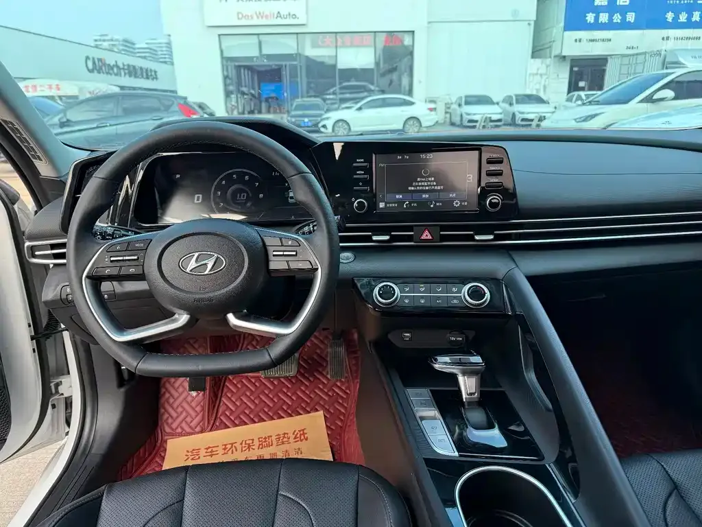 Hyundai Elantra — фото 6