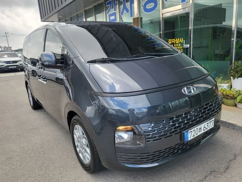 Hyundai Staria — фото 1