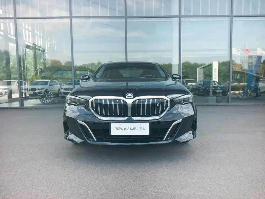 BMW i5 — фото 2