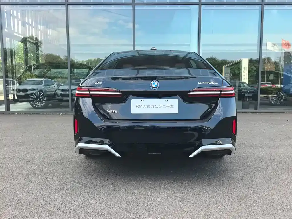 BMW i5 — фото 5