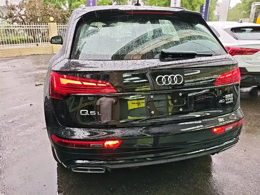 Audi Q5L — фото 7