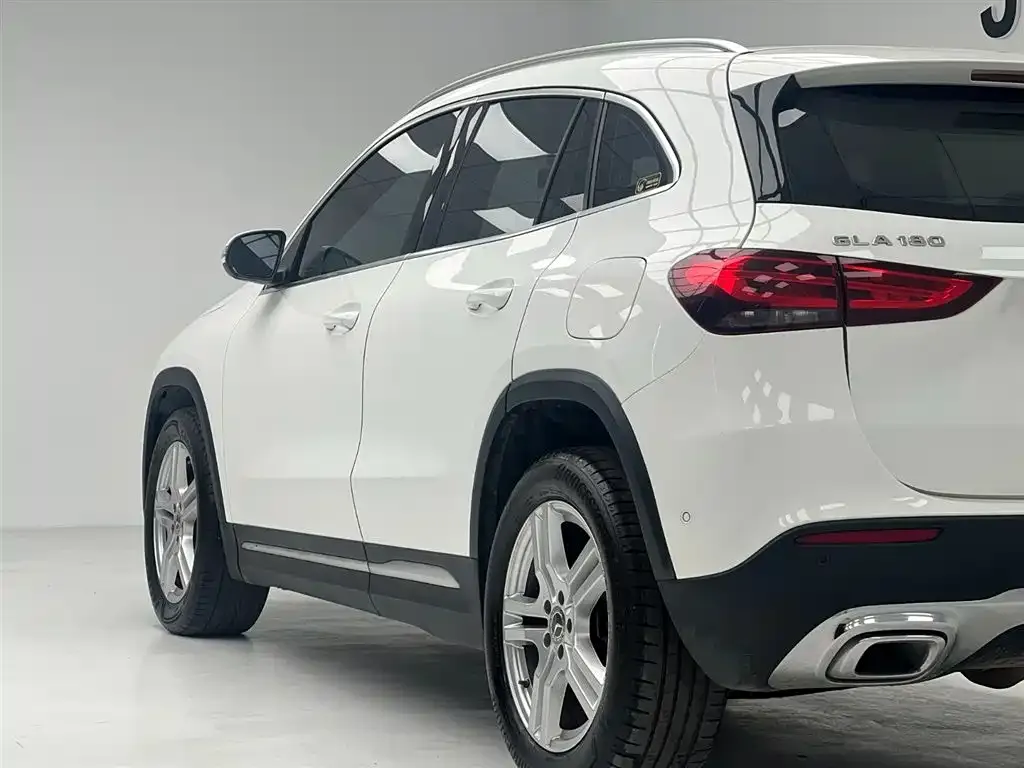 Mercedes-Benz GLA — фото 8