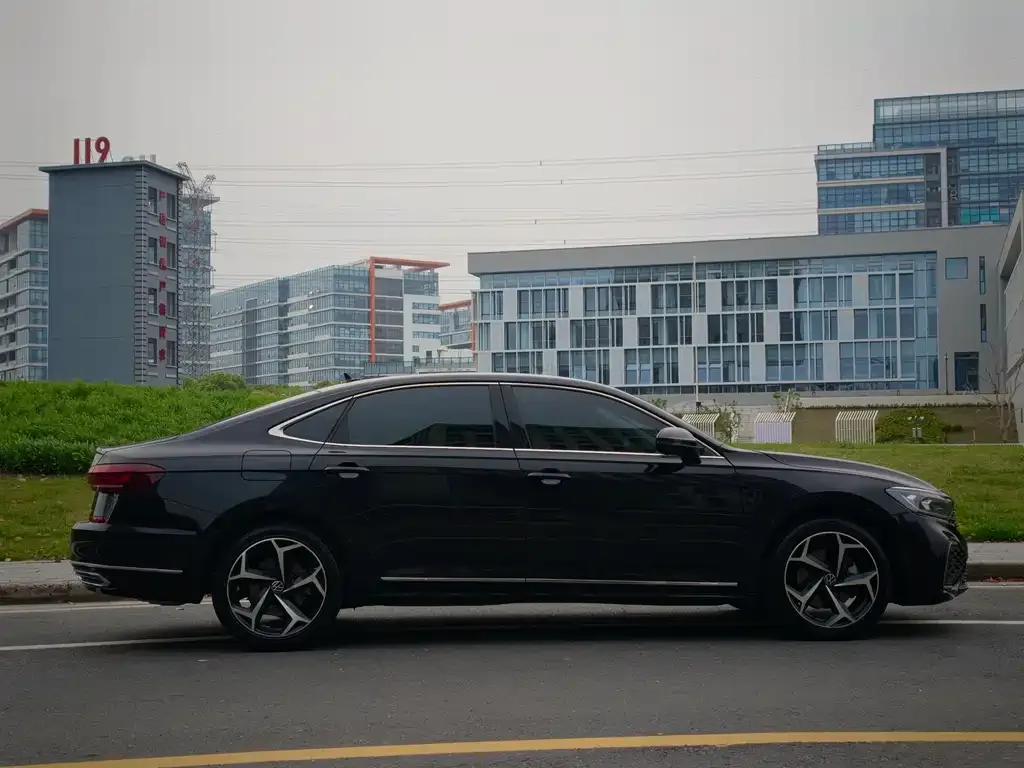 Volkswagen Passat — фото 6