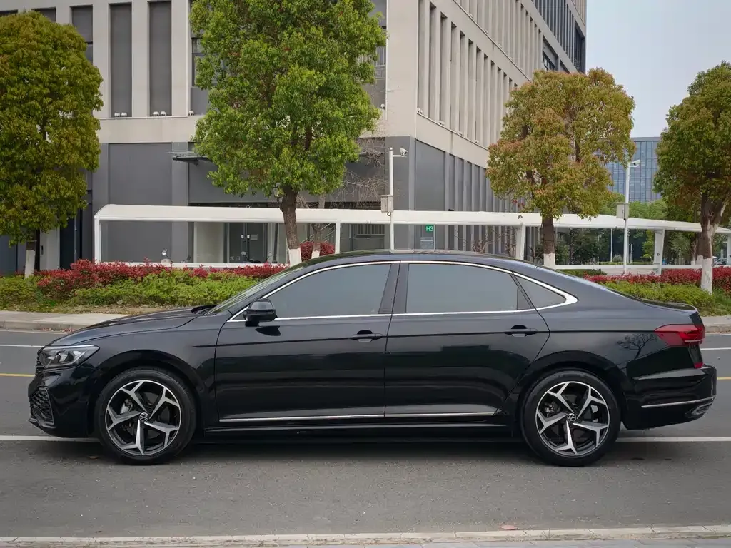 Volkswagen Passat — фото 9