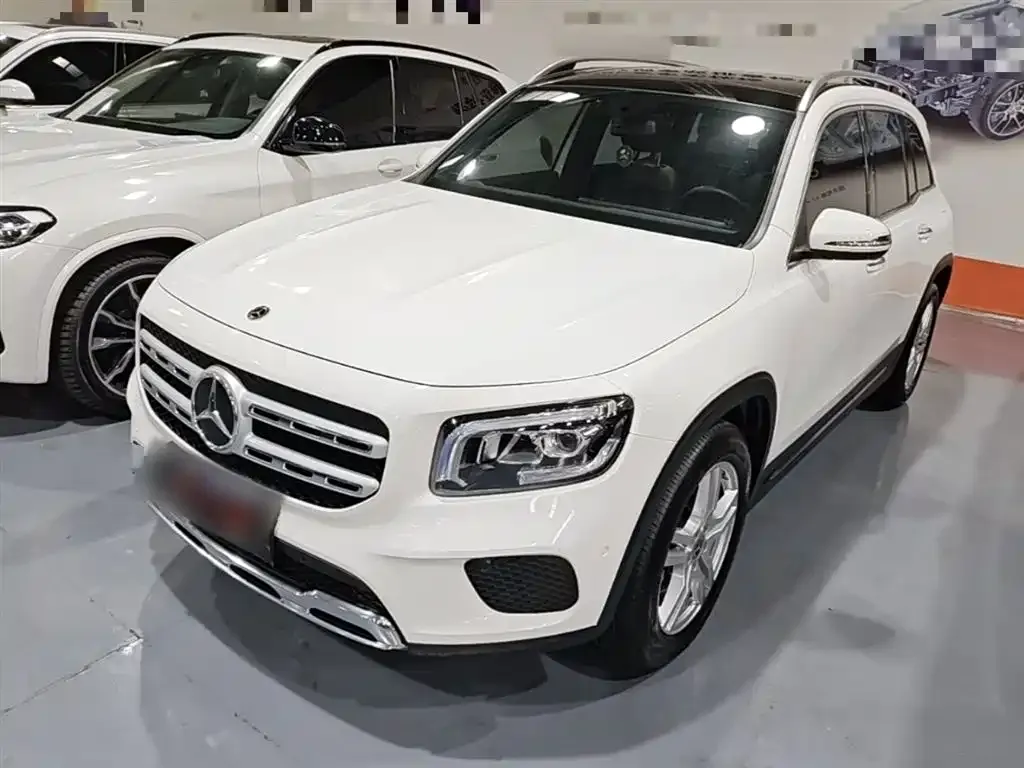 Mercedes-Benz GLB — фото 1