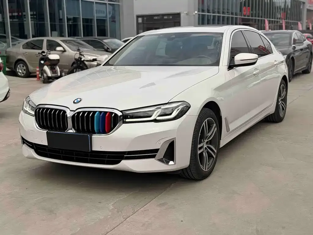 BMW 5 Series — фото 1