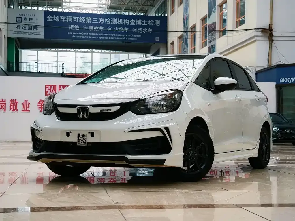 Honda Fit — фото 1
