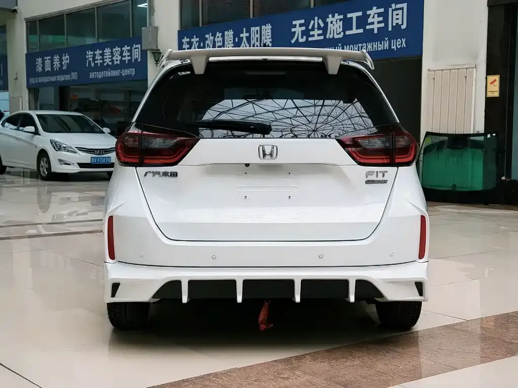 Honda Fit — фото 8