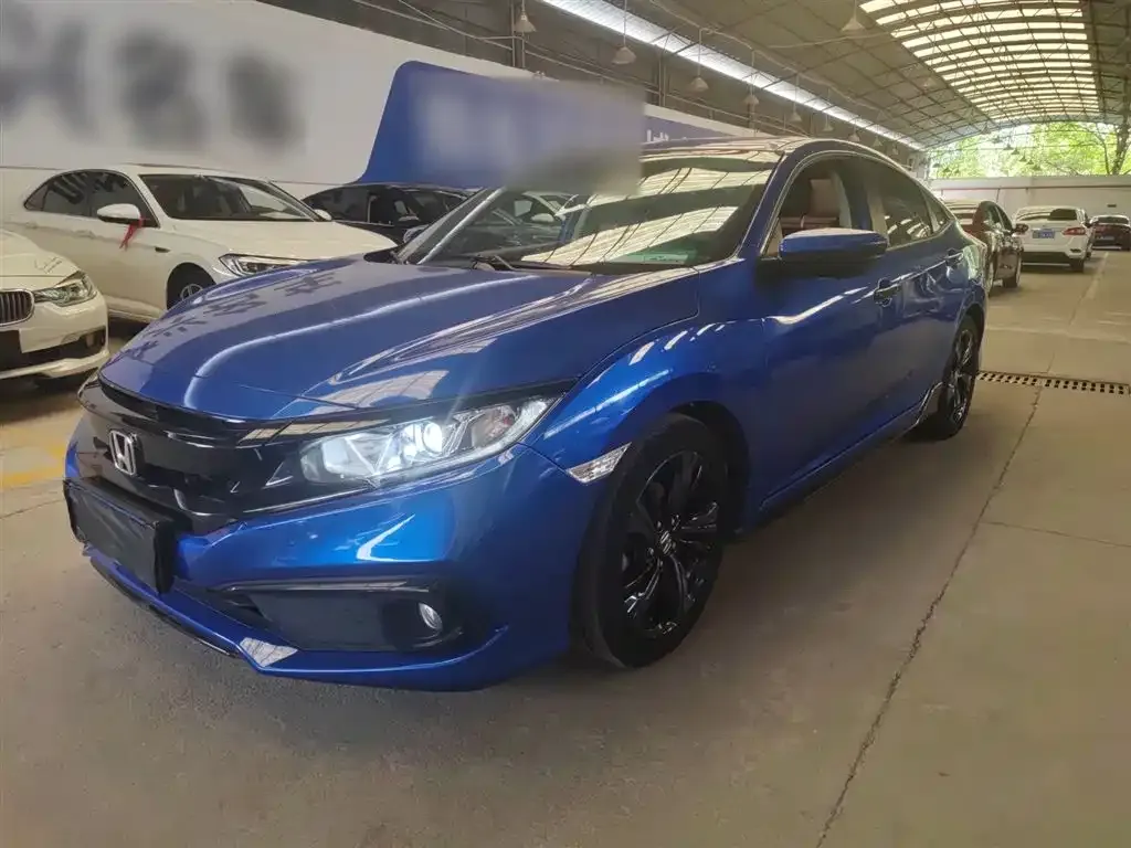 Honda Civic — фото 1