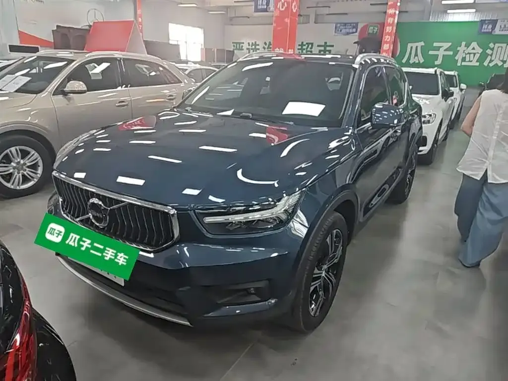 Volvo XC40 — фото 1