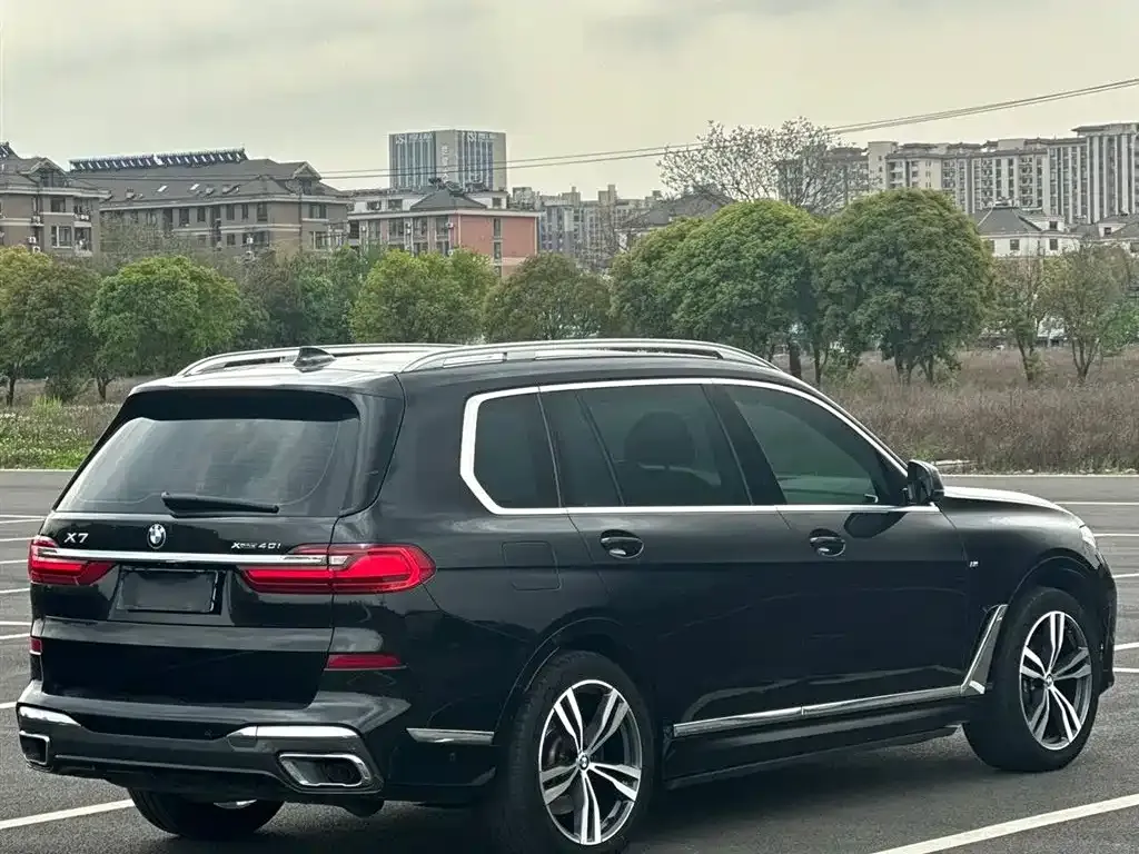 BMW X7 — фото 2