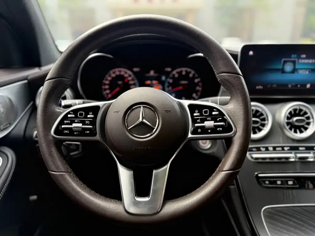 Mercedes-Benz GLC — фото 6
