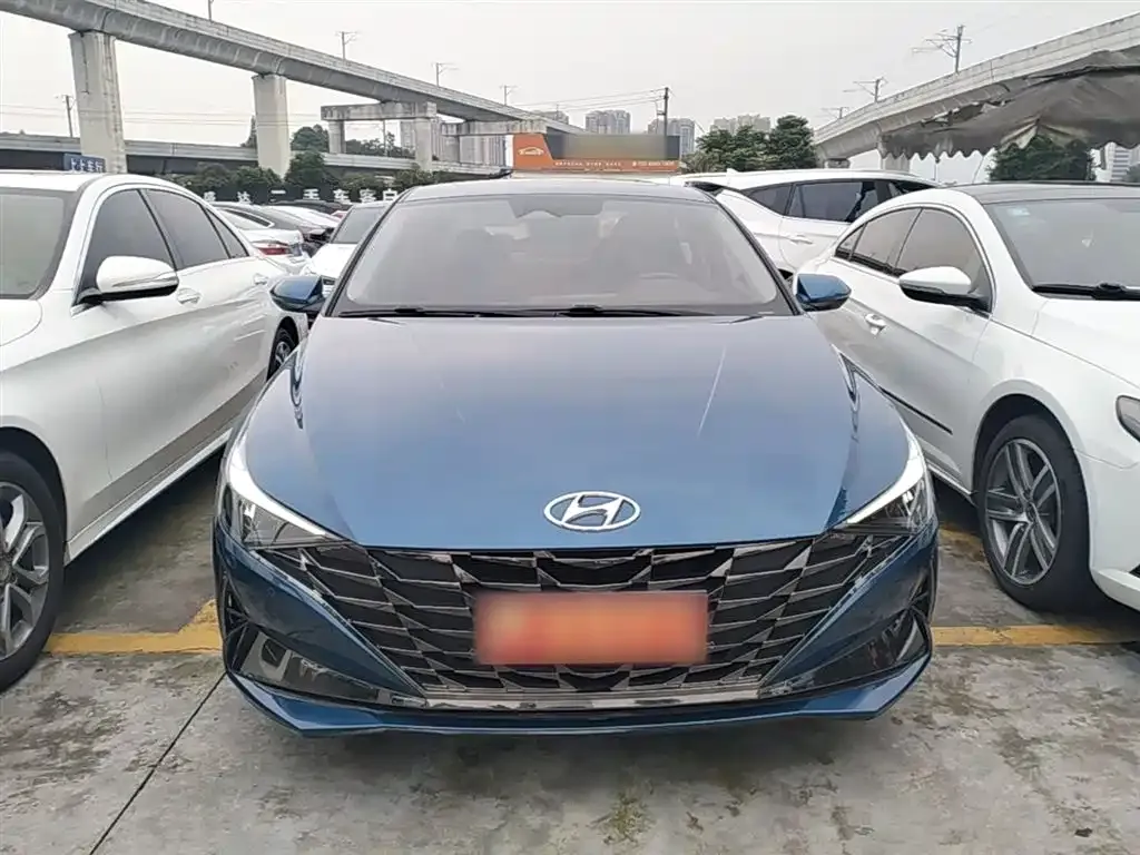 Hyundai Elantra — фото 9