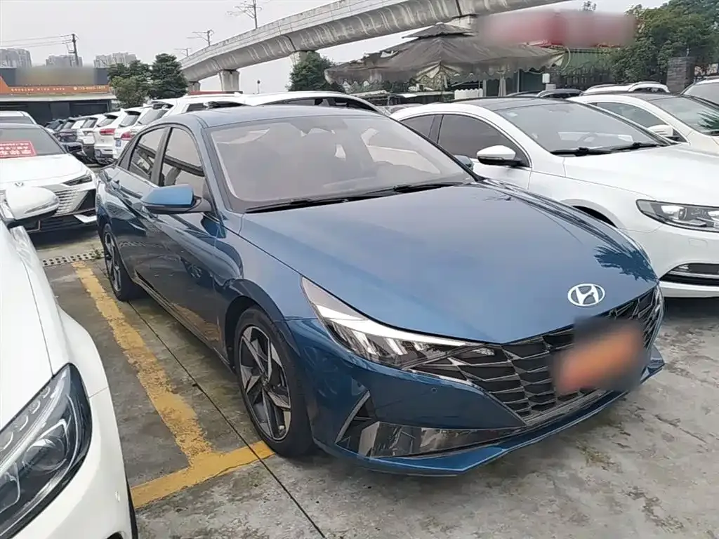 Hyundai Elantra — фото 4