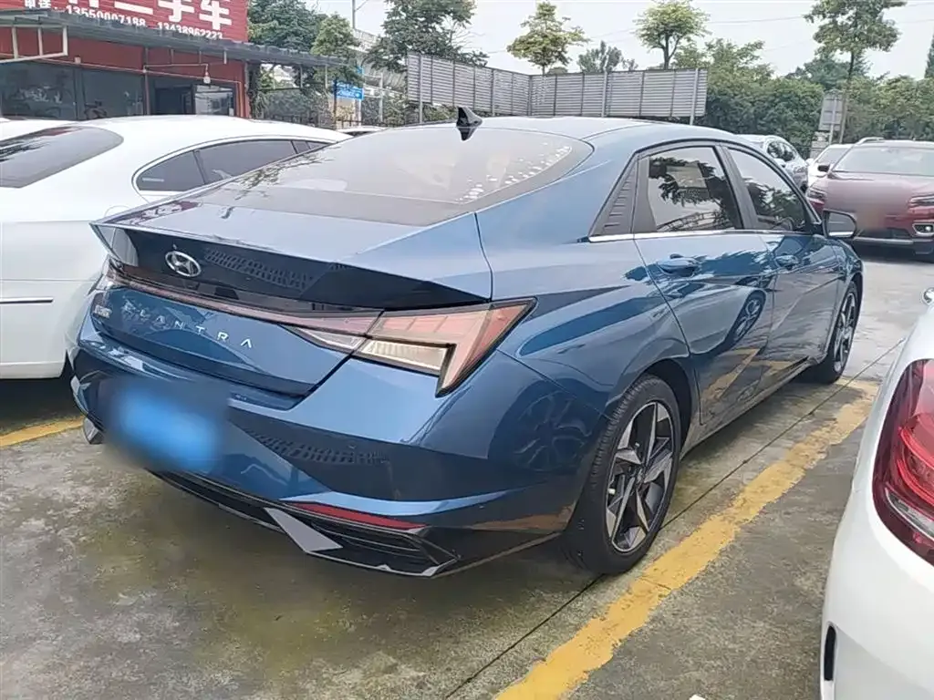 Hyundai Elantra — фото 10