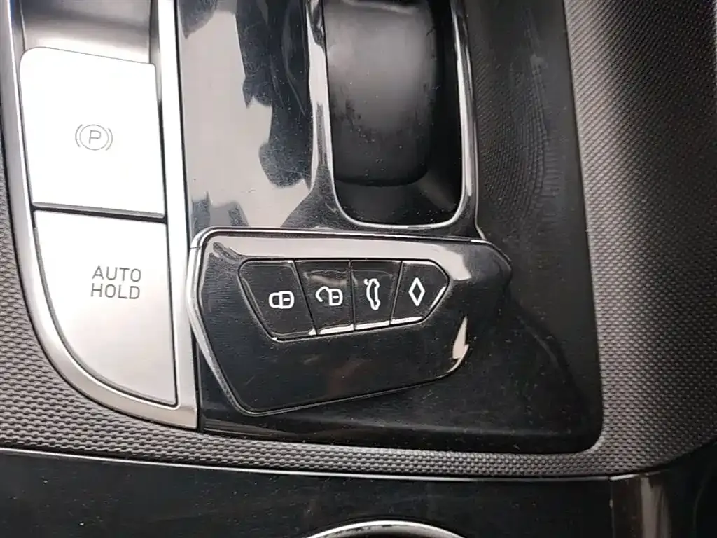 Hyundai Elantra — фото 2