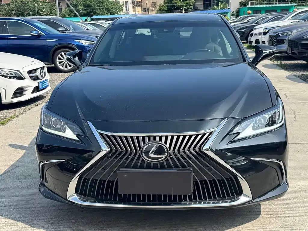 Lexus ES — фото 5