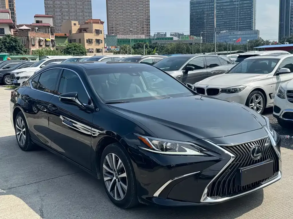 Lexus ES — фото 6