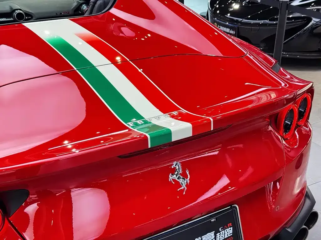 Ferrari 812 — фото 9