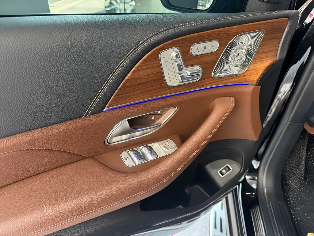 Mercedes-Benz GLS — фото 4
