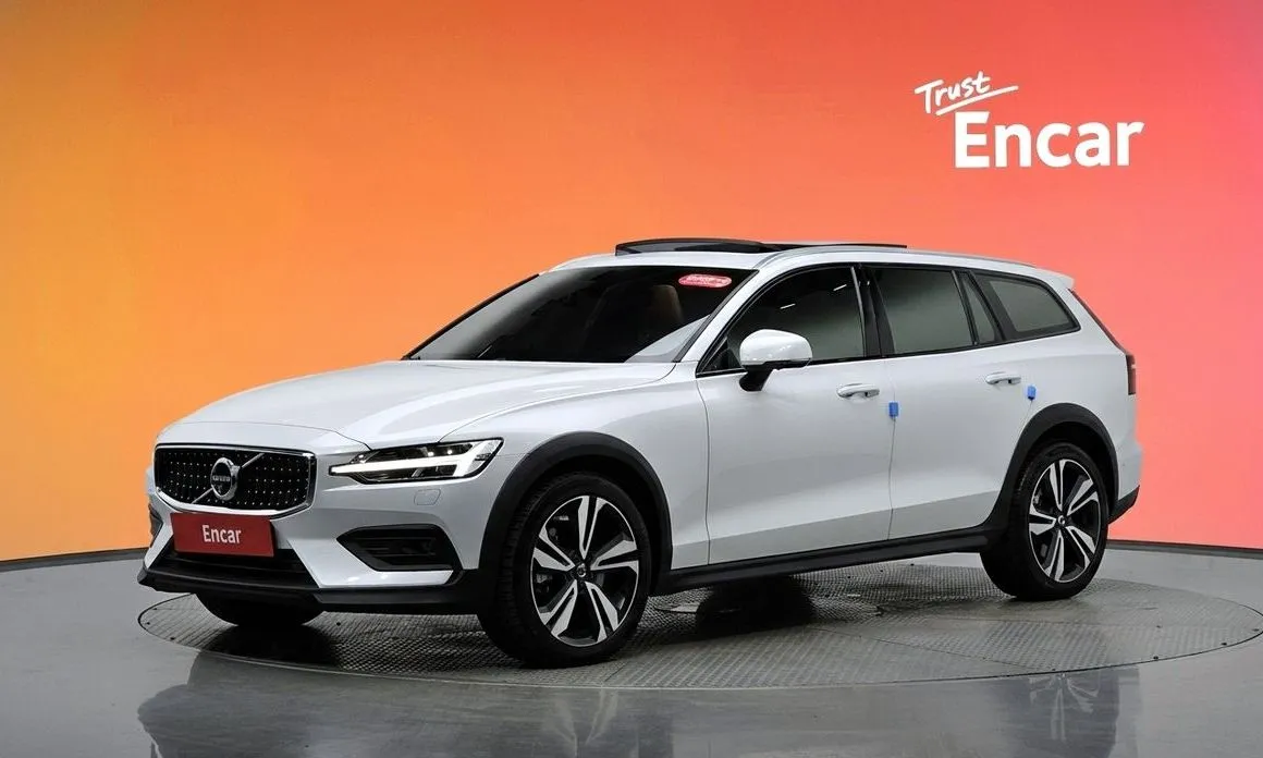 Volvo V60 — фото 1