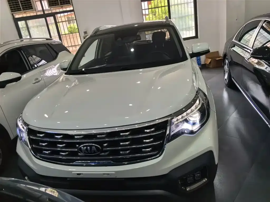 Kia Sportage — фото 10