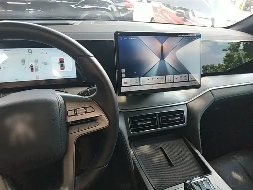 BYD L DM-i — фото 4