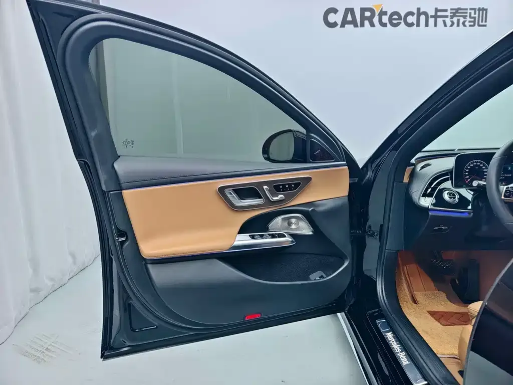 Mercedes-Benz E-Class — фото 10