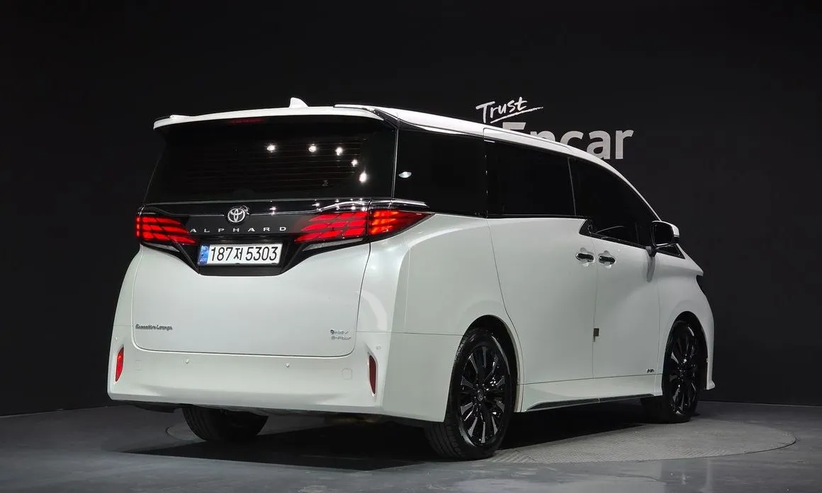 Toyota Alphard — фото 3