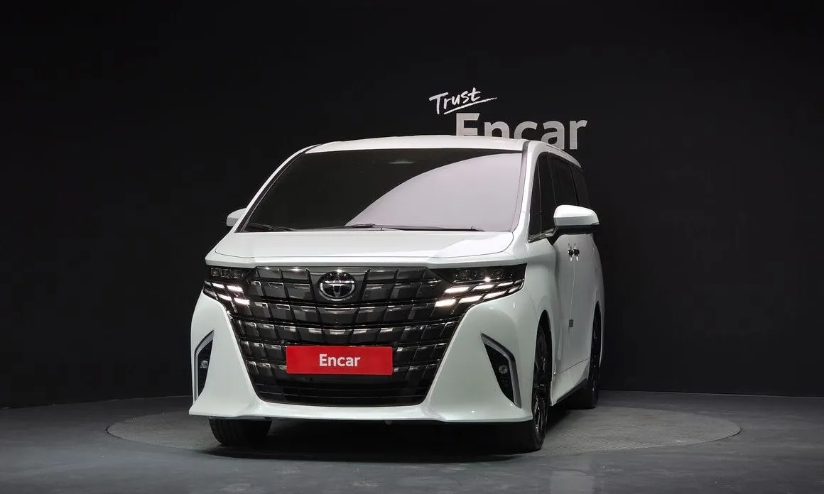 Toyota Alphard — фото 6