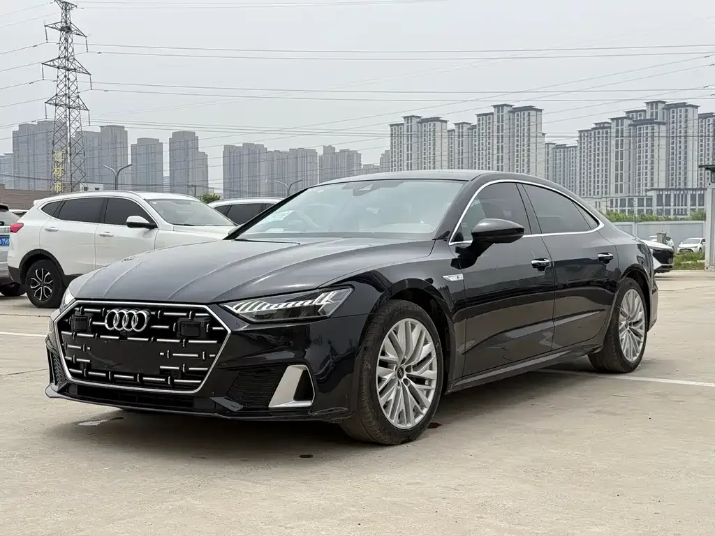 Audi A7L — фото 1