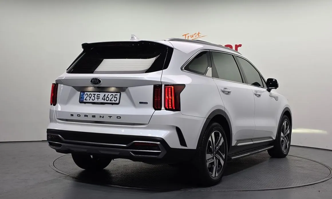 Kia Sorento — фото 8